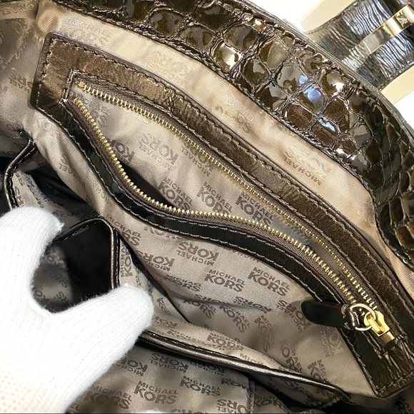 Michael Kors Purse‎ Peninsula Hobo Bag Dark Brown Croc Patent Leather - Picture 15 of 16